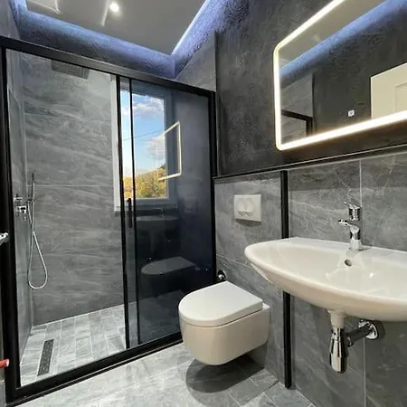 Vintage House With Stunning View Of Lake Villa Shkoder