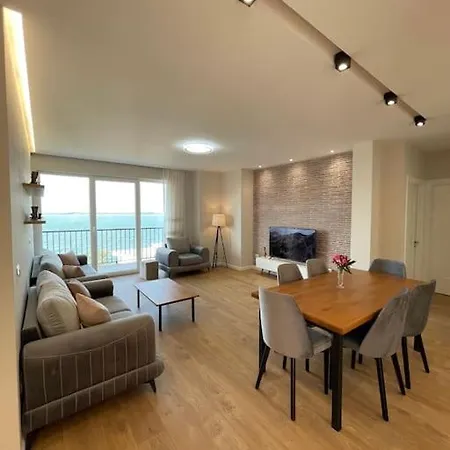 Villa Vintage House With Stunning View Of Lake