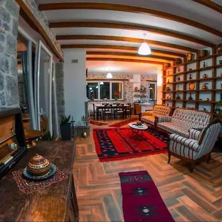 Vintage House With Stunning View Of Lake Villa Shkoder