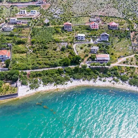 Vintage House With Stunning View Of Lake Villa *