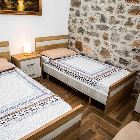 Vintage House With Stunning View Of Lake Villa Shkoder